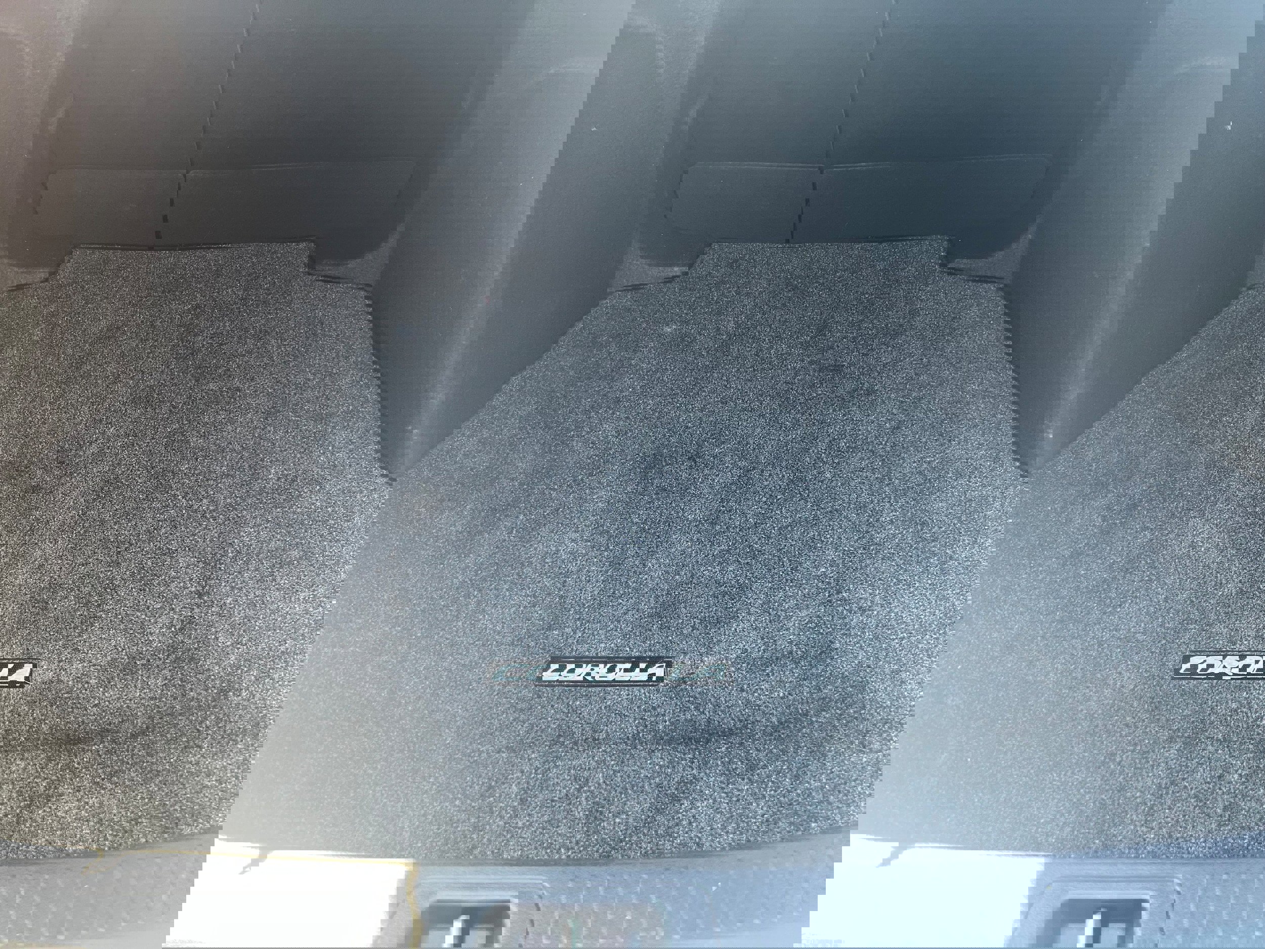 Used 2021 Toyota Corolla LE w/ Carpet Mat Package (TMS) image 11
