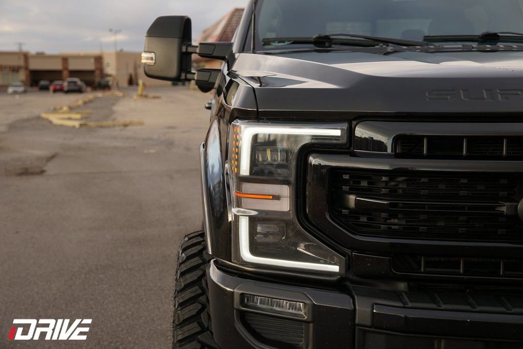 Used 2022 Ford F350 Lariat w/ Tremor Off-Road Package image 4