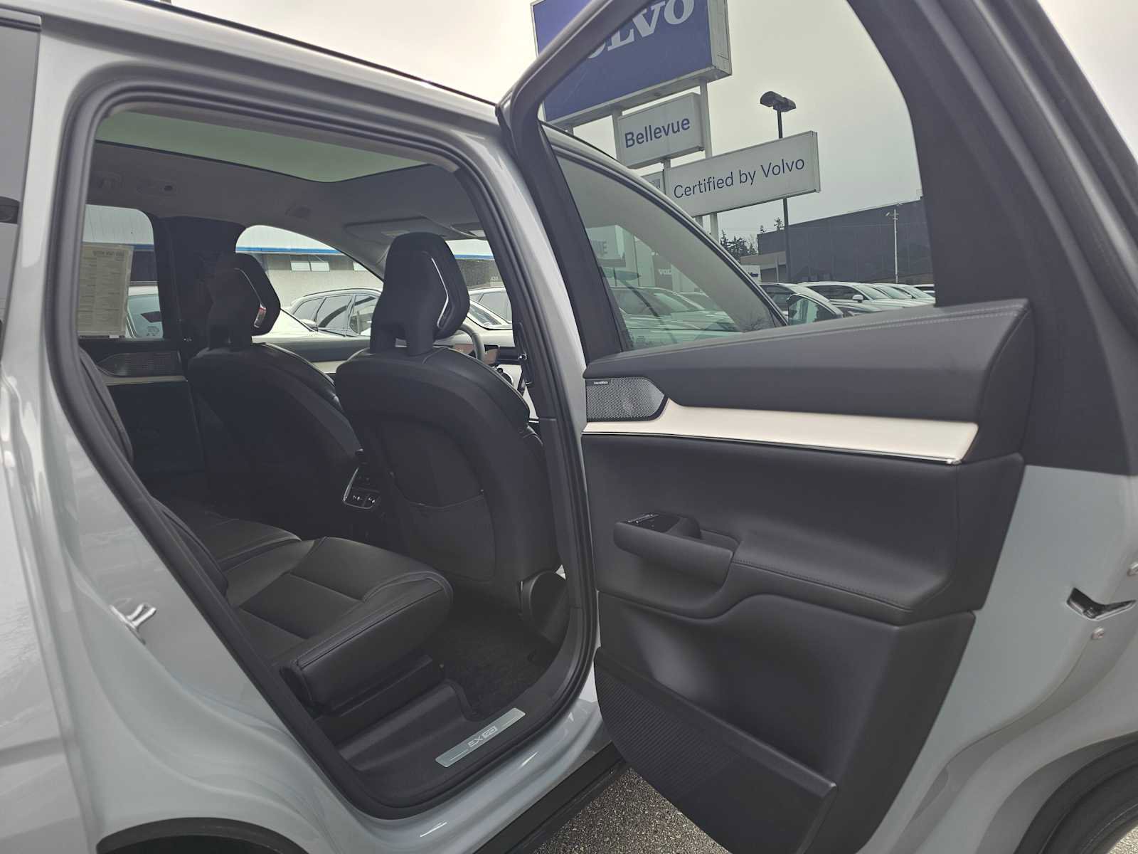 New 2026 Volvo EX90 Ultra image 15