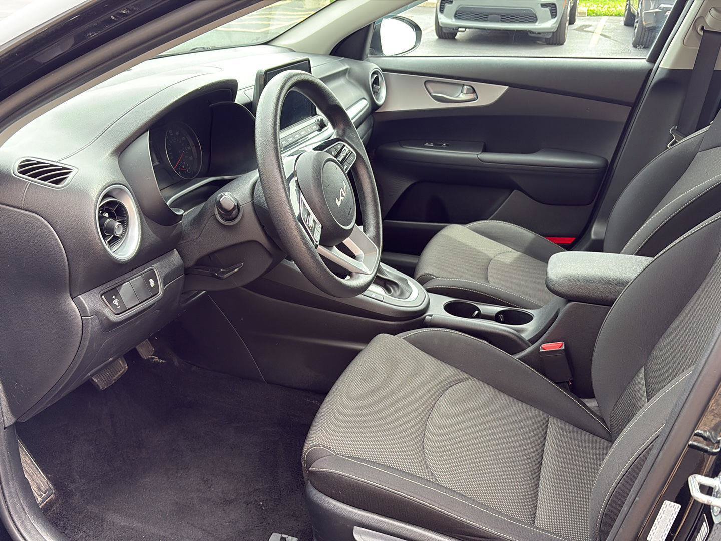 Used 2024 Kia Forte LXS FWD image 5
