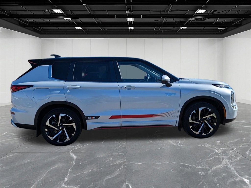 Used 2024 Mitsubishi Outlander Ralliart image 6
