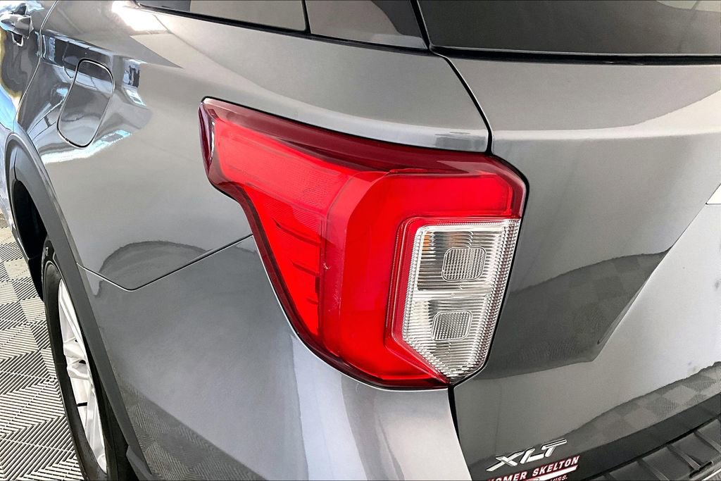 Used 2023 Ford Explorer XLT w/ Equipment Group 202A image 29