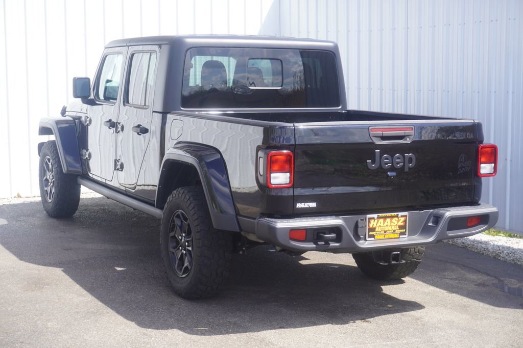 Used 2022 Jeep Gladiator Willys AWD/4WD image 4