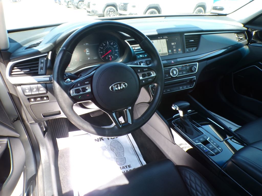 Used 2017 Kia Cadenza Limited FWD image 12
