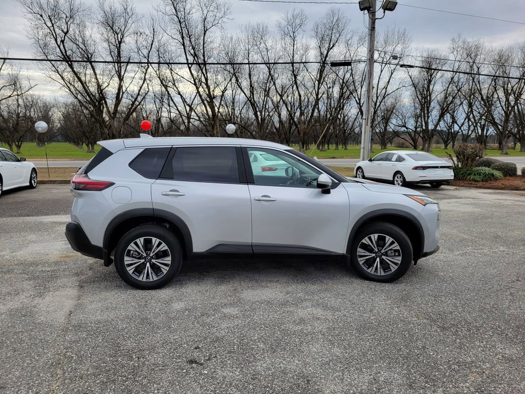 Used 2023 Nissan Rogue SV image 6