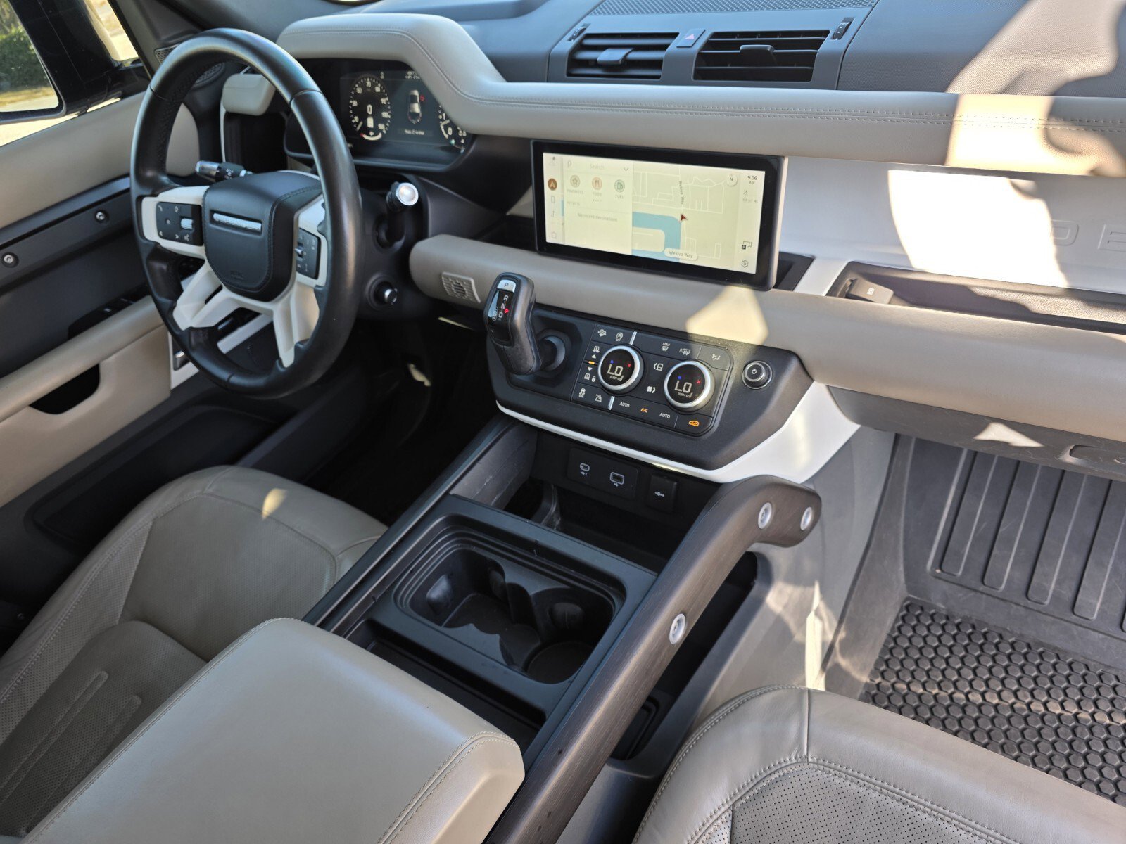 Used 2020 Land Rover Defender 110 HSE image 25