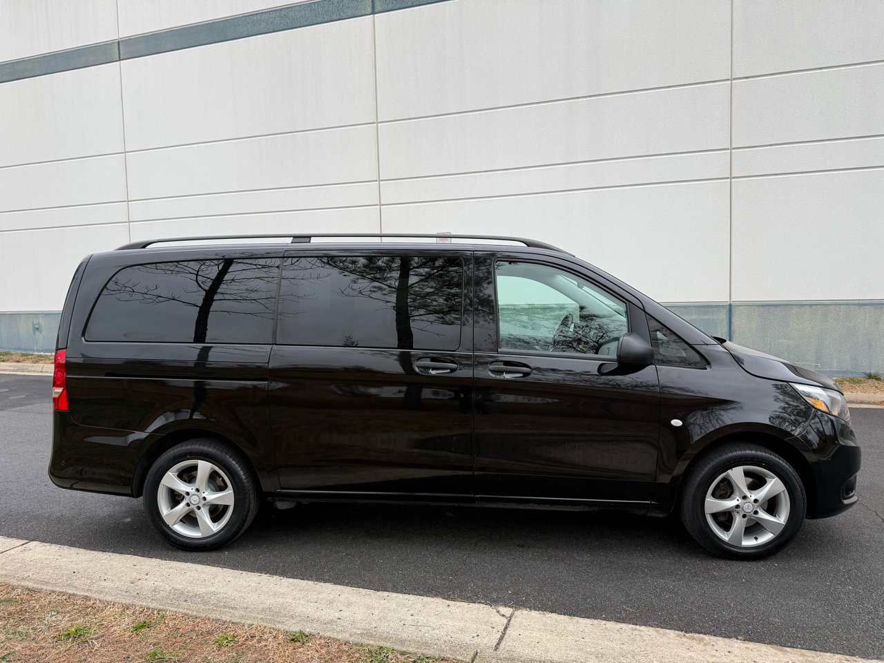 Used 2016 Mercedes-Benz Metris Passenger image 13
