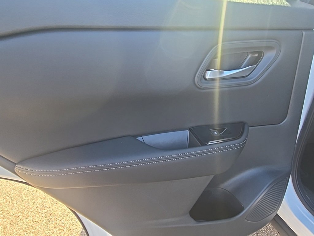 New 2026 Nissan Rogue SV image 32