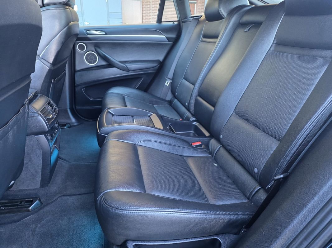 Used 2014 BMW X6 M image 27