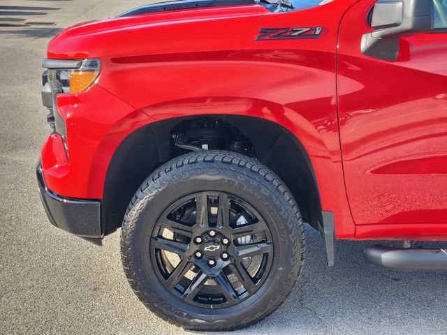 Used 2025 Chevrolet Silverado 1500 Custom Trail Boss w/ Turbomax Blackout Package AWD/4WD image 5