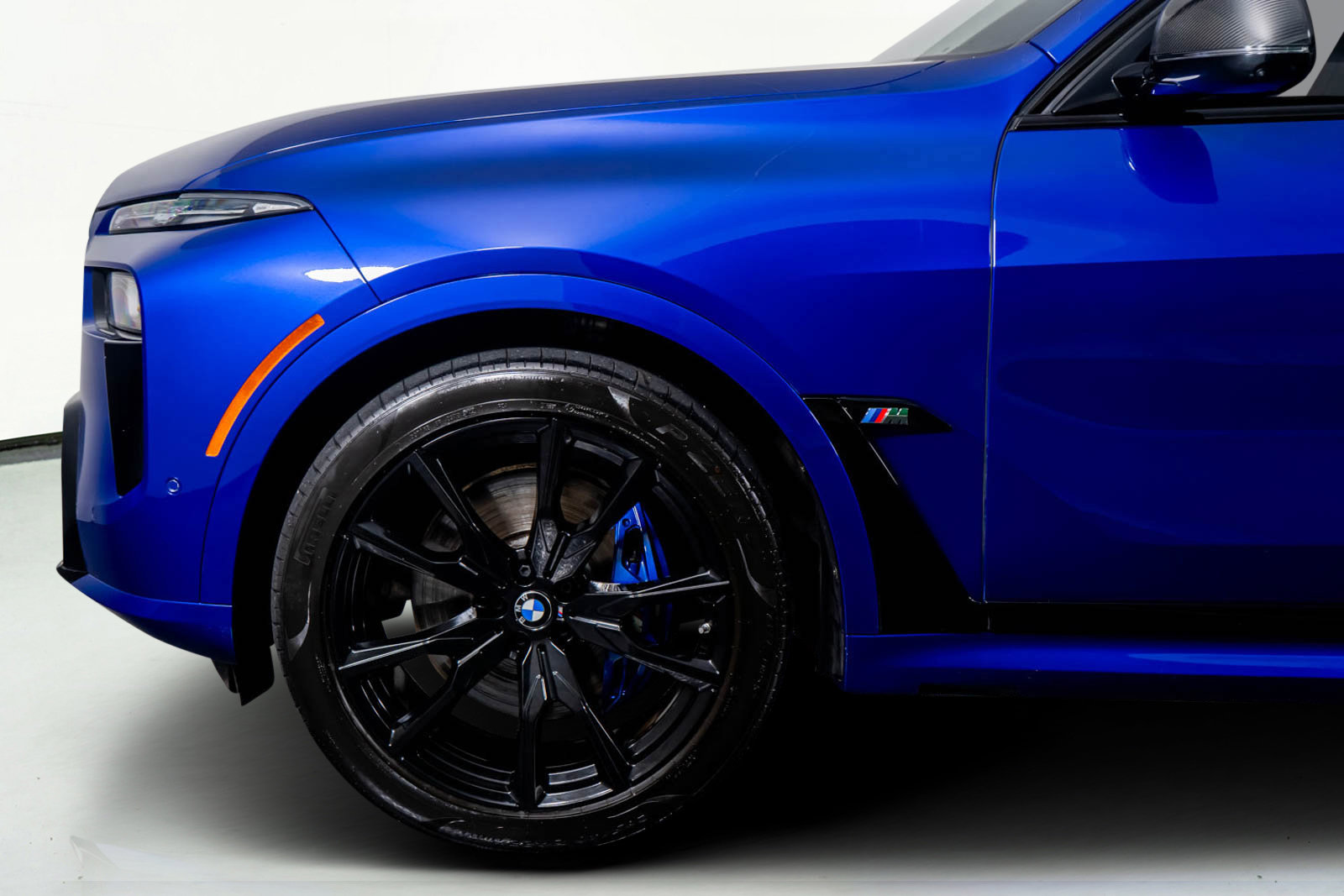 Used 2024 BMW X7 M60i w/ Premium Package image 12