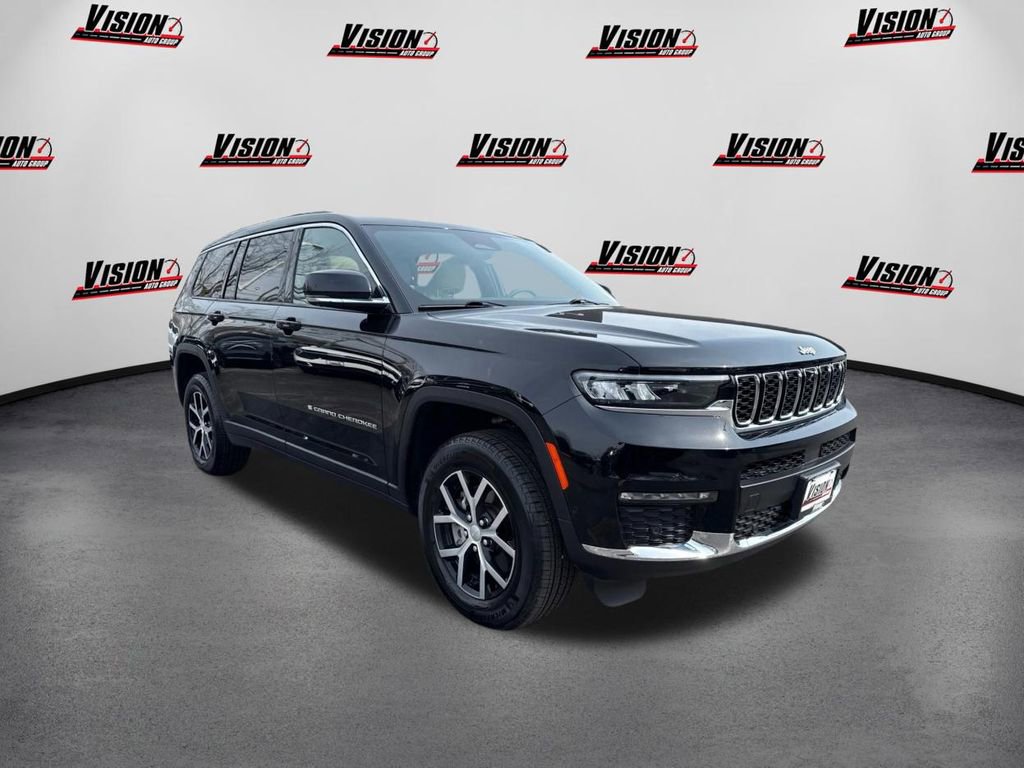 Used 2025 Jeep Grand Cherokee L Limited w/ Luxury Tech Group II image 3