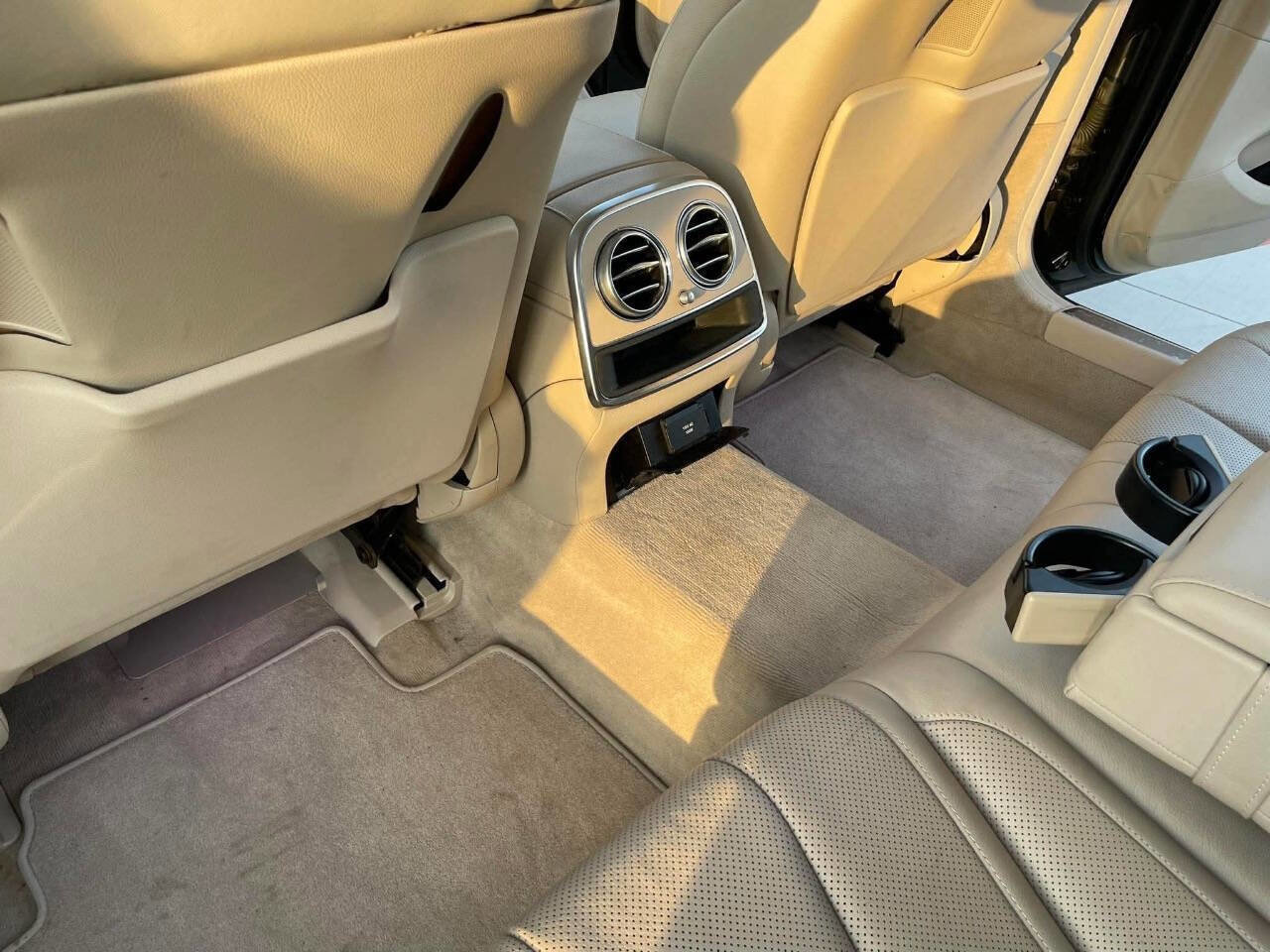 Used 2014 Mercedes-Benz S 550 Sedan image 28