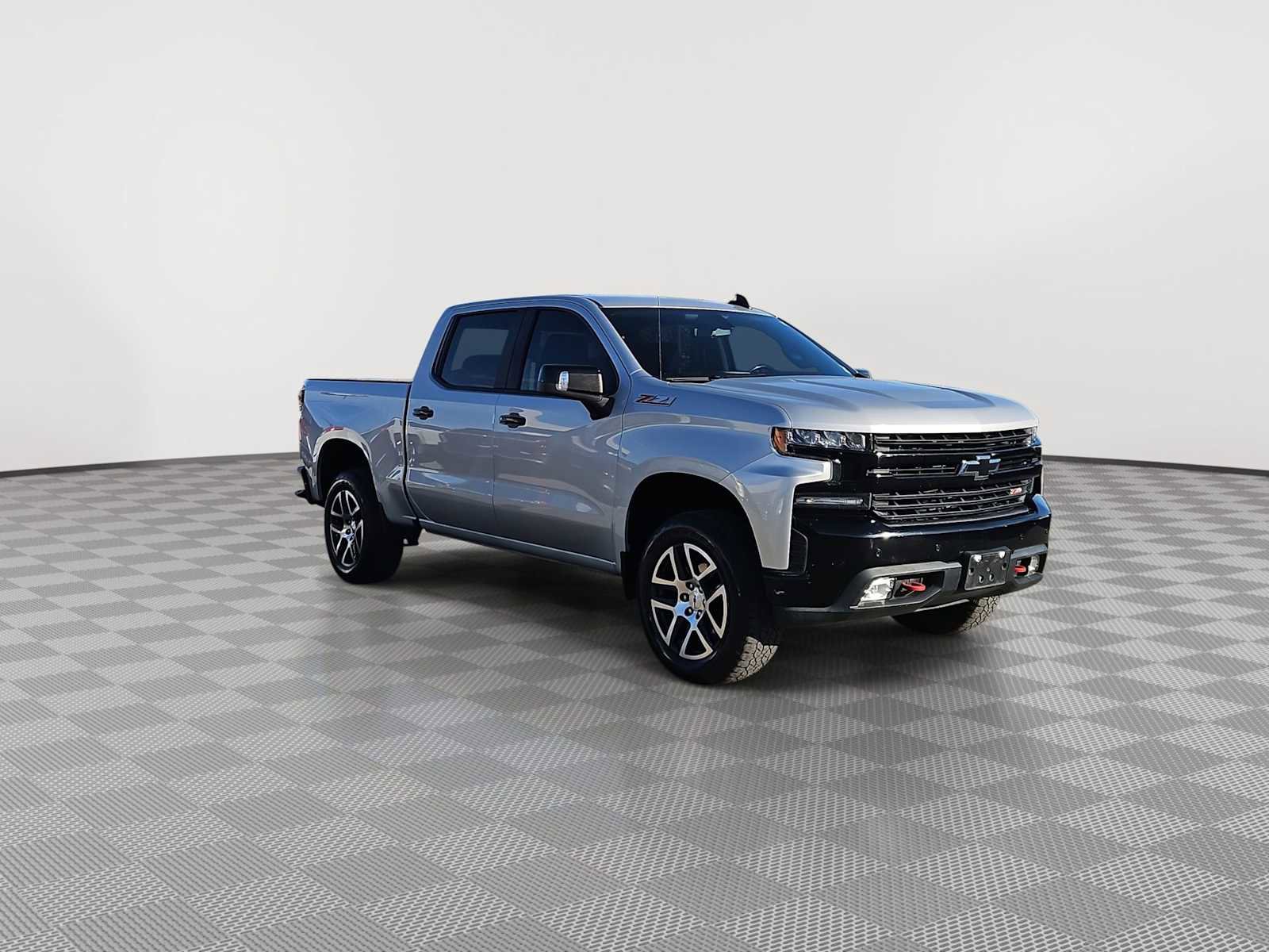 Used 2019 Chevrolet Silverado 1500 LT Trail Boss w/ Convenience Package image 2
