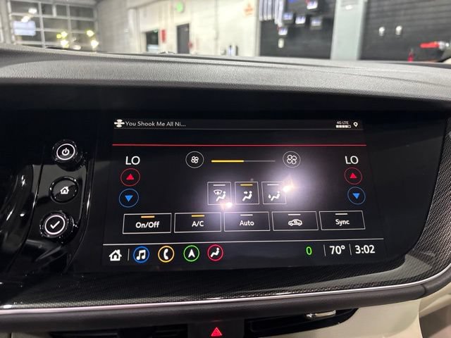 Used 2022 Buick Envision Essence w/ Technology Package I AWD/4WD image 28