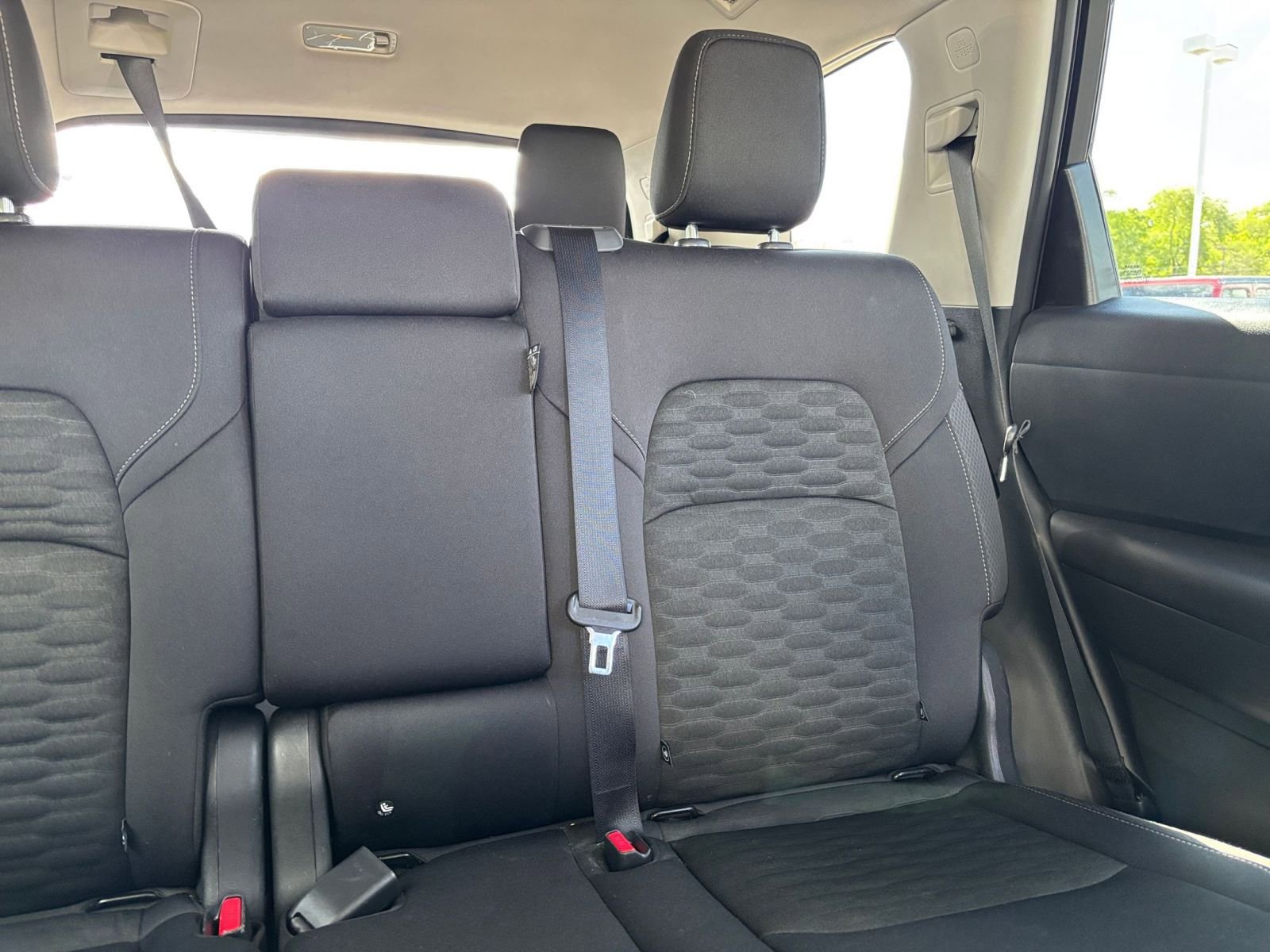 Used 2025 Nissan Pathfinder SV image 40