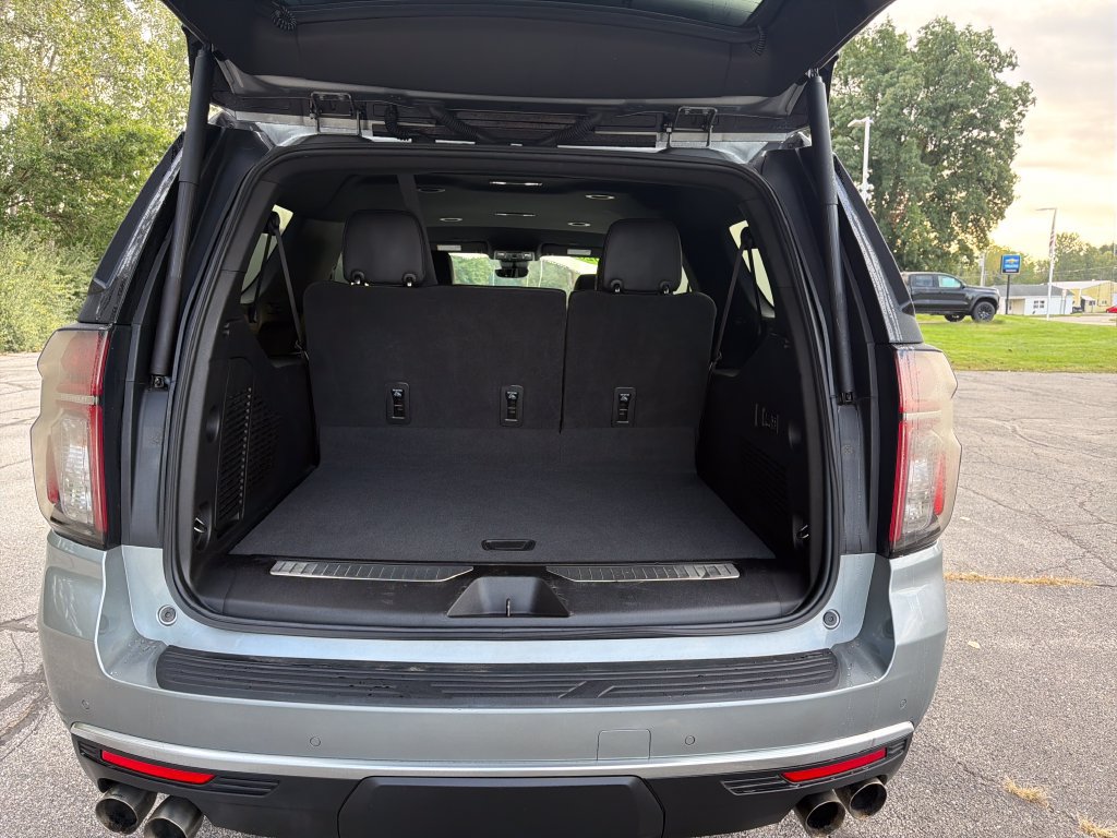 Used 2023 Chevrolet Suburban High Country AWD/4WD image 30
