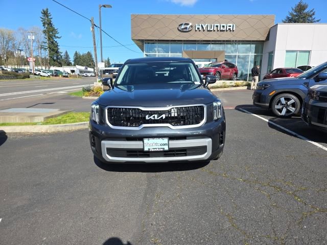 Used 2024 Kia Telluride LX image 4