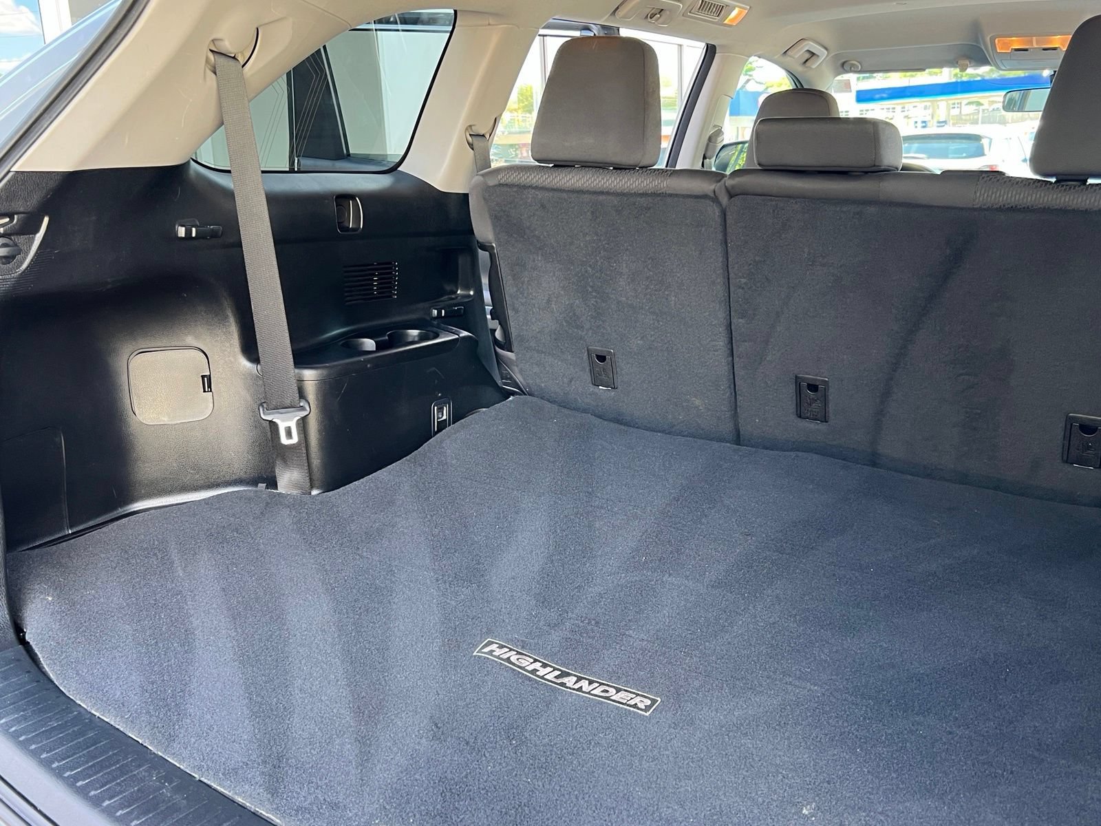 Used 2014 Toyota Highlander LE FWD image 25