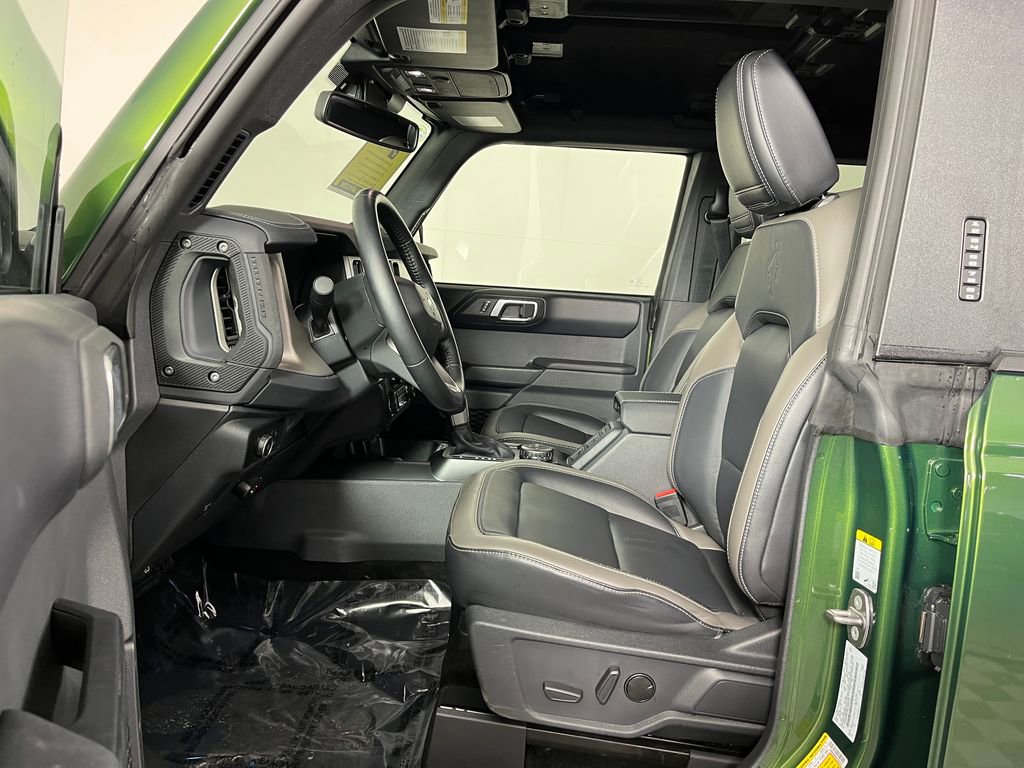 Used 2025 Ford Bronco Outer Banks image 11