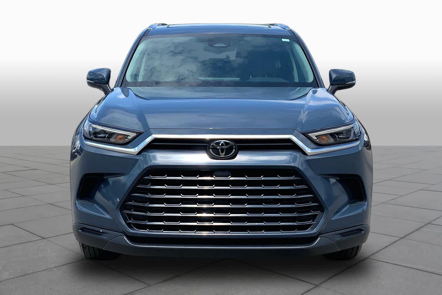 Used 2025 Toyota Grand Highlander FWD image 4