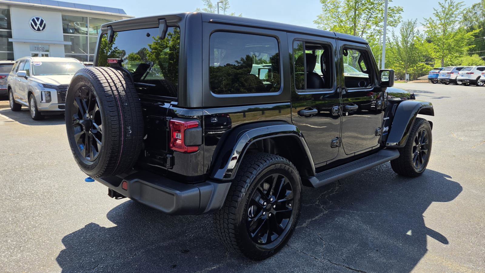 Used 2023 Jeep Wrangler Sahara w/ Cold Weather Group image 6