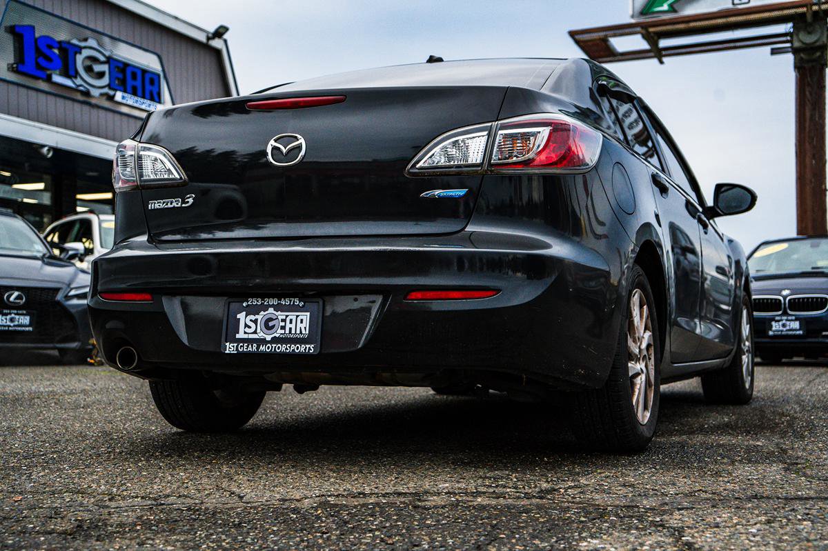 Used 2012 MAZDA MAZDA3 i Grand Touring w/ Tech Pkg image 3