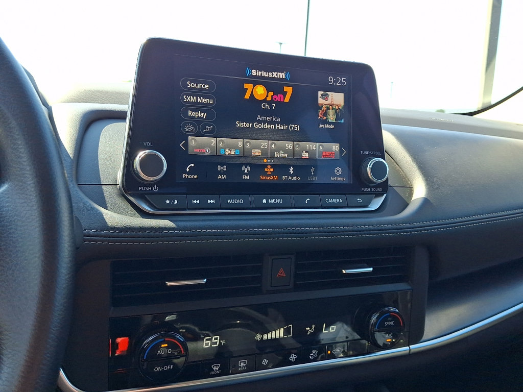 Used 2024 Nissan Rogue SV FWD image 28