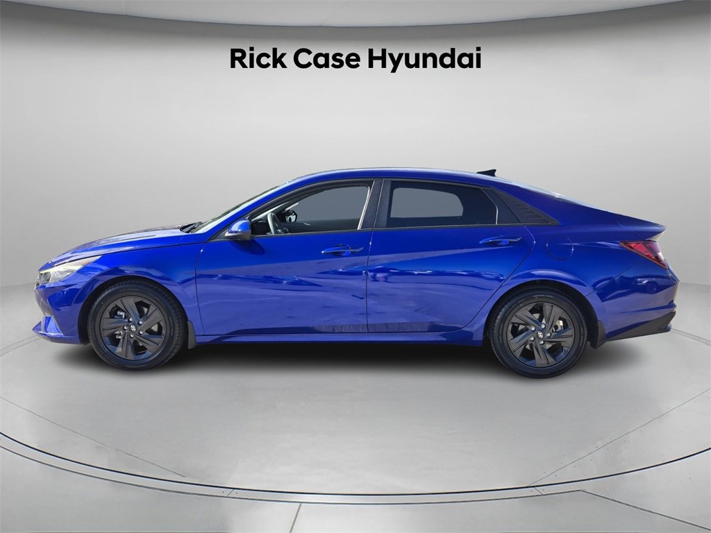 Certified 2023 Hyundai Elantra SEL image 3