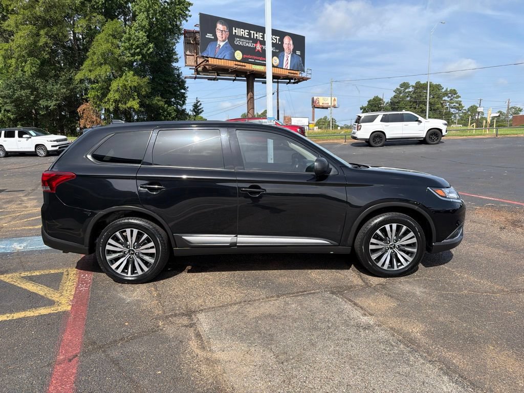 Used 2020 Mitsubishi Outlander SE AWD/4WD image 5
