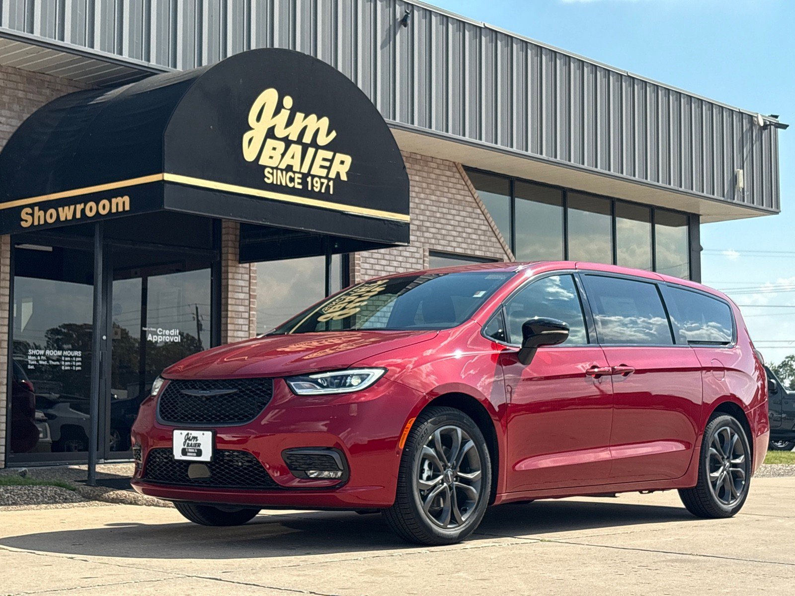 New 2026 Chrysler Pacifica Select image 1