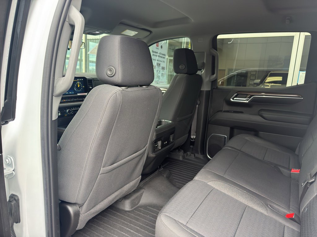 Used 2022 Chevrolet Silverado 1500 LT w/ Z71 Off-Road Package image 7