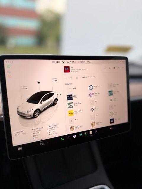 Used 2023 Tesla Model Y Long Range AWD/4WD image 13
