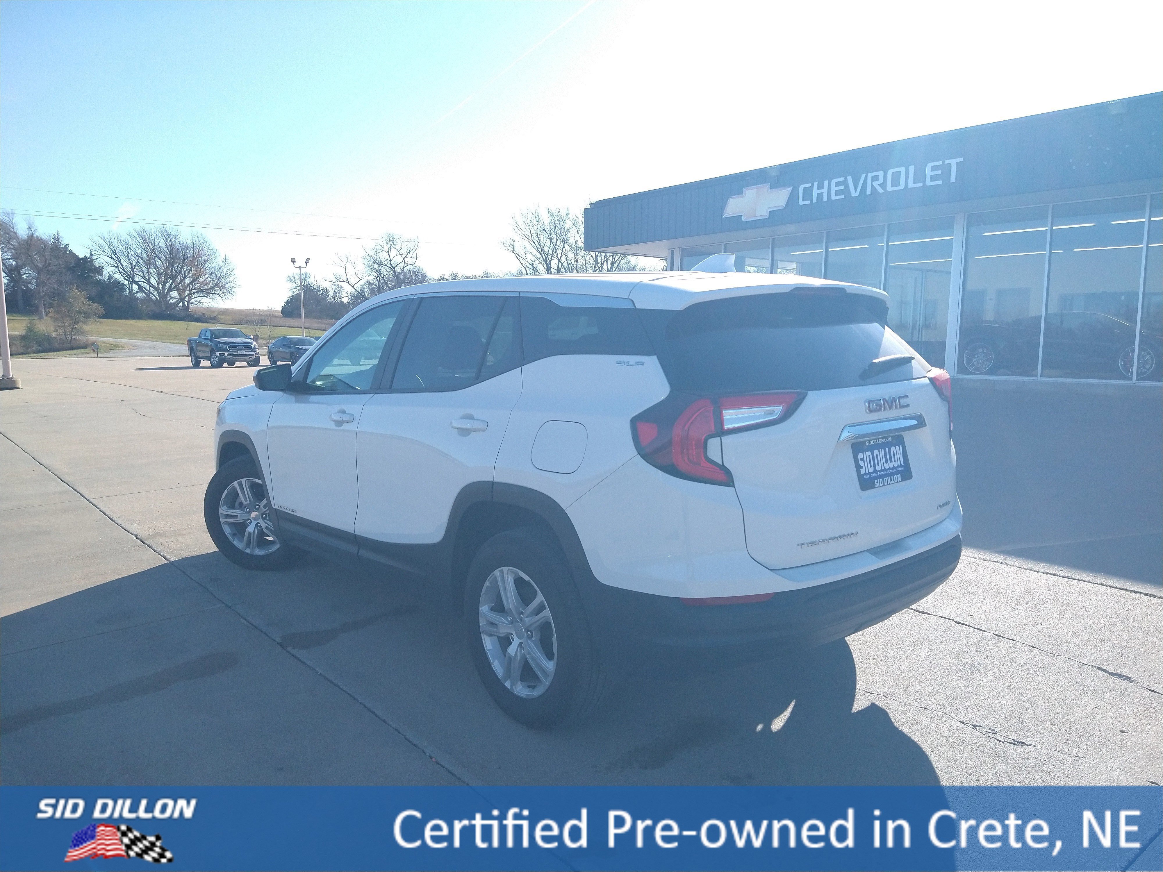 Used 2024 GMC Terrain SLE image 15