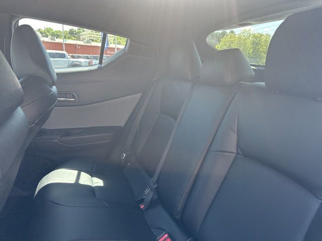 Used 2019 Toyota C-HR XLE FWD image 11