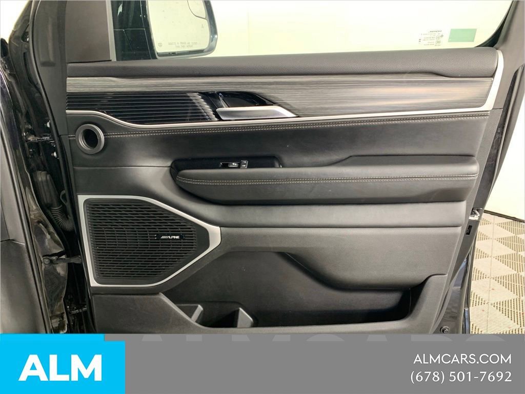 Used 2023 Jeep Wagoneer Series II AWD/4WD image 41