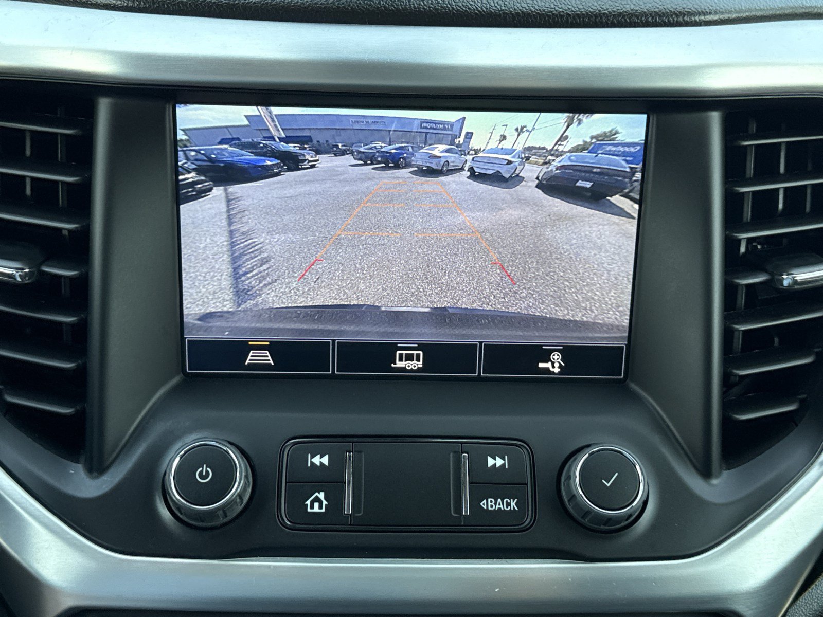Used 2023 GMC Acadia SLT w/ Preferred Package AWD/4WD image 26