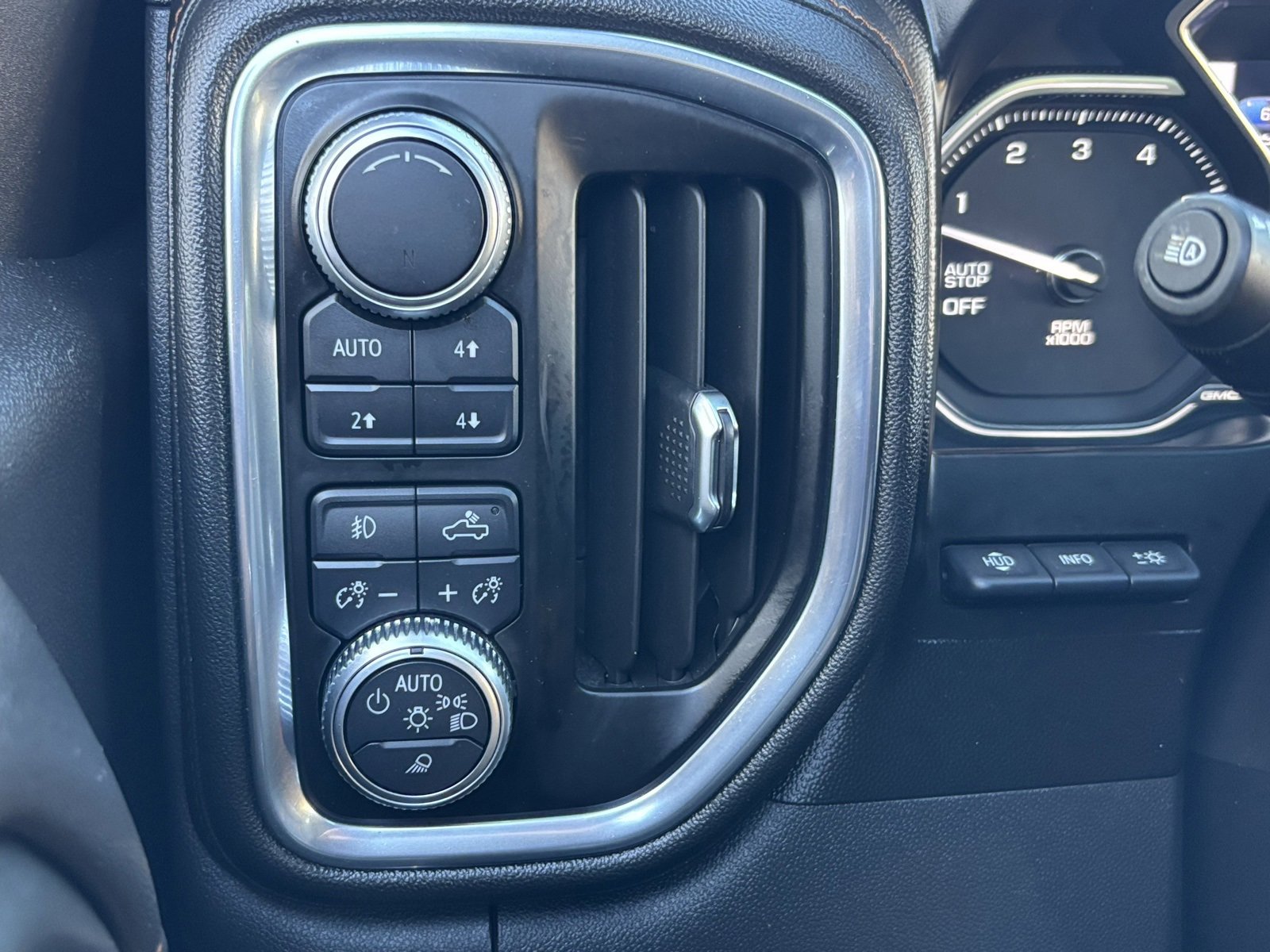 Used 2019 GMC Sierra 1500 AT4 w/ AT4 Premium Package image 4