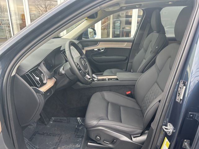 Certified 2025 Volvo XC90 B6 Plus image 17