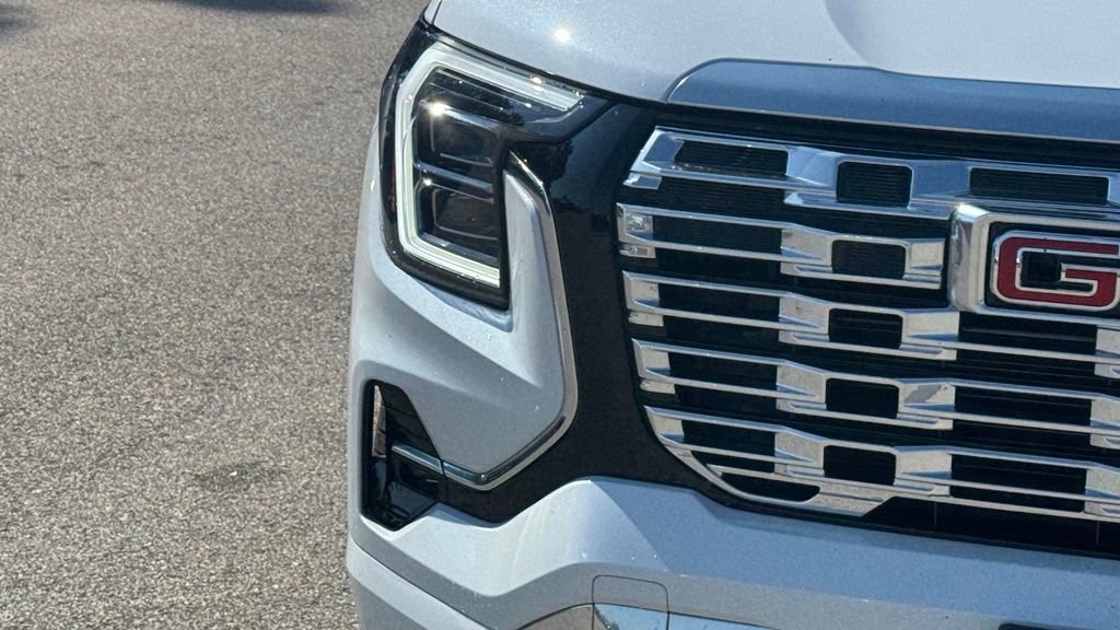 Used 2026 GMC Terrain Denali AWD/4WD image 9