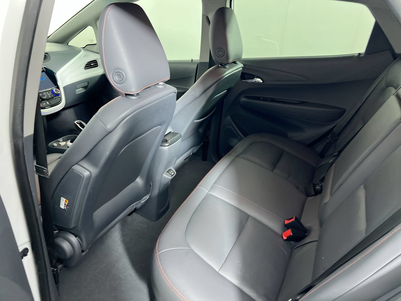 Used 2020 Chevrolet Bolt Premier w/ Infotainment Package FWD image 26