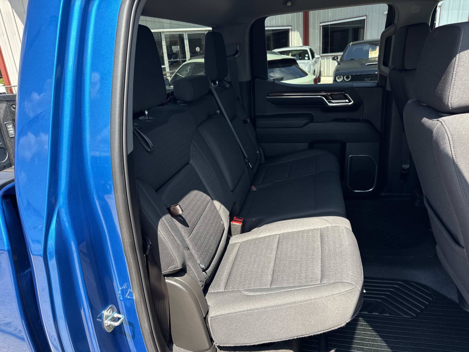 Used 2023 Chevrolet Silverado 1500 LT RWD image 9