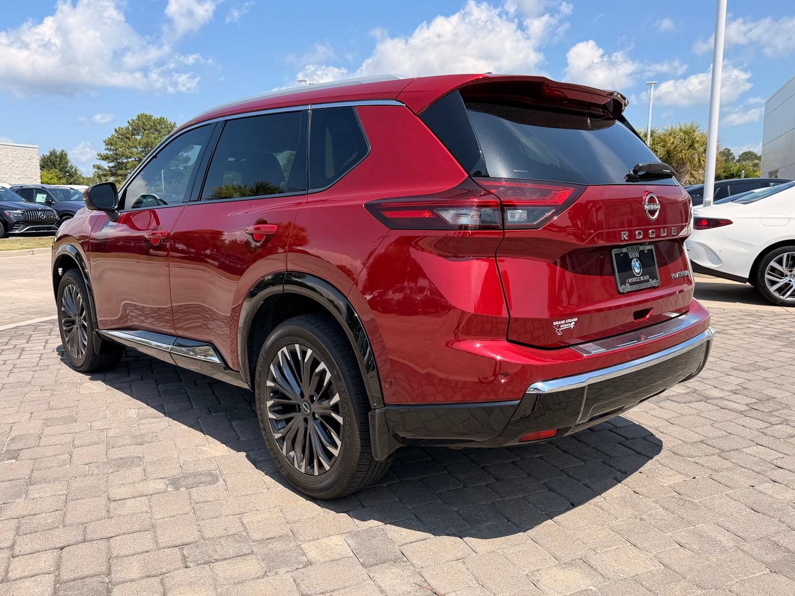 Used 2024 Nissan Rogue Platinum w/ Platinum Premium Package FWD image 11