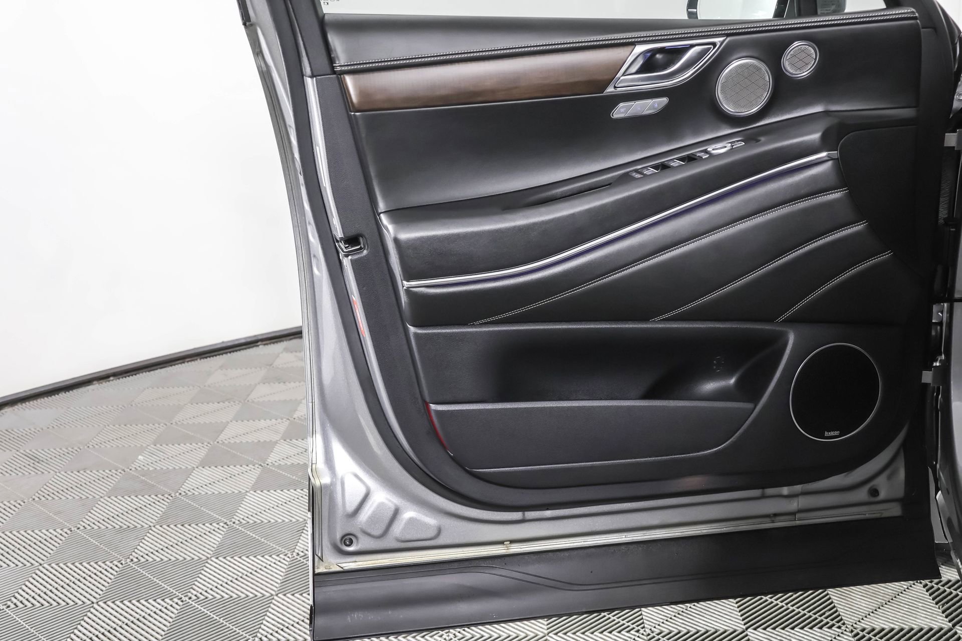 Used 2023 Genesis GV80 3.5T w/ Prestige Package image 34