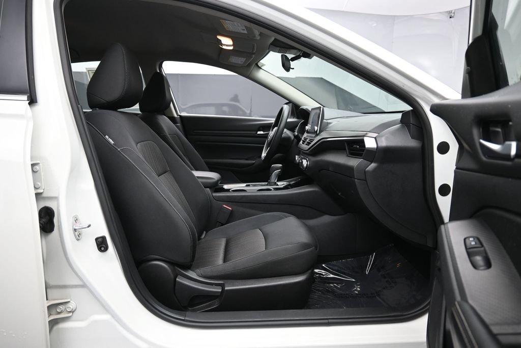 Used 2024 Nissan Altima 2.5 SV FWD image 28