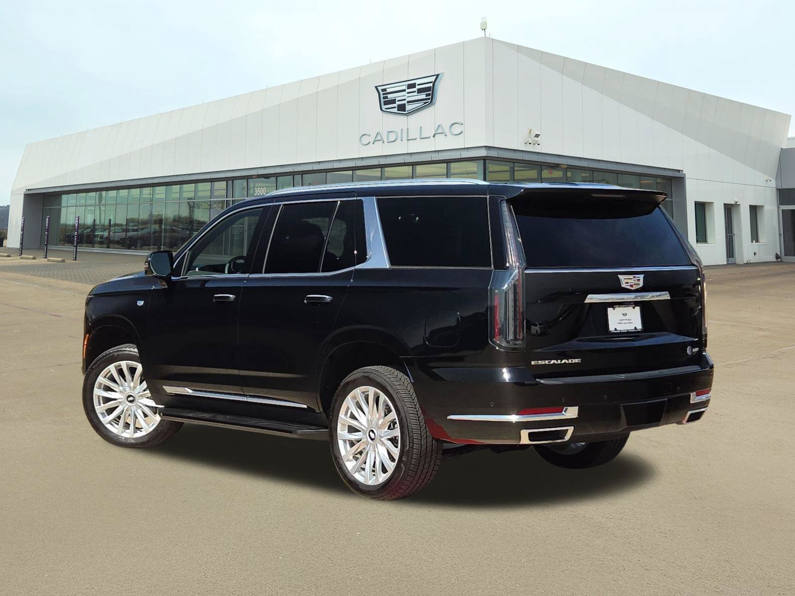 Certified 2025 Cadillac Escalade Luxury RWD image 4