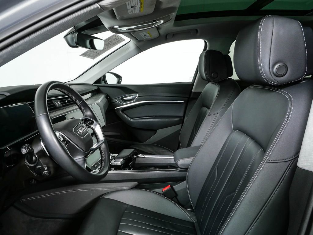 Certified 2022 Audi e-tron Premium AWD/4WD image 5