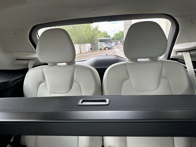 New 2025 Volvo XC90 T8 Plus w/ Protection Package Premier image 16