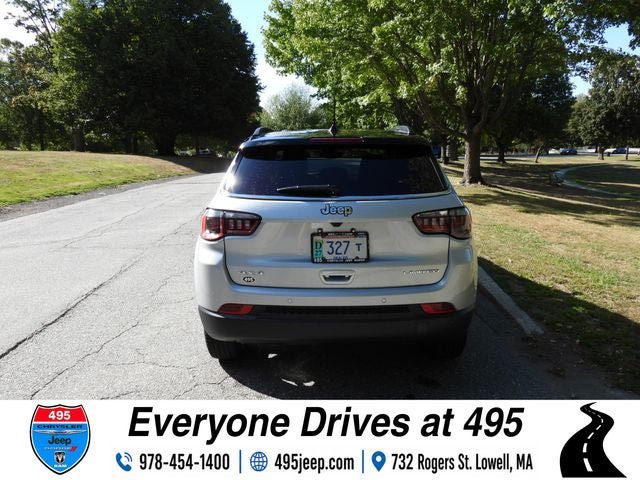 Used 2025 Jeep Compass Limited AWD/4WD image 4