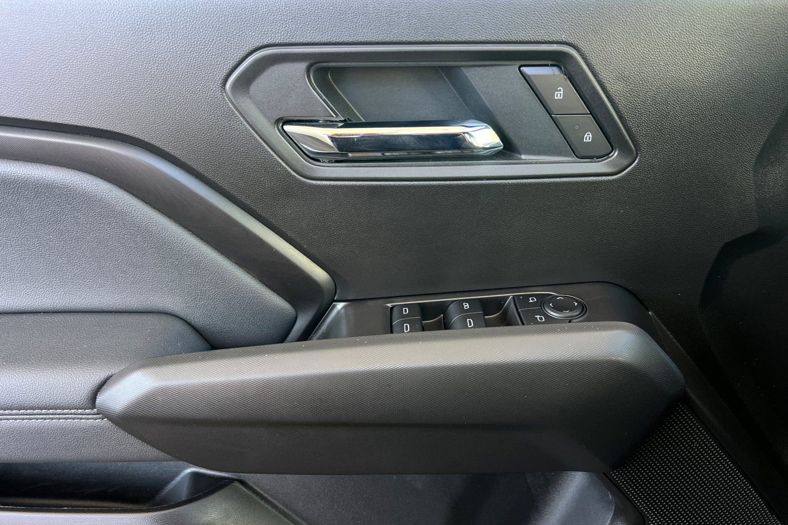 New 2026 GMC Canyon Elevation RWD image 9